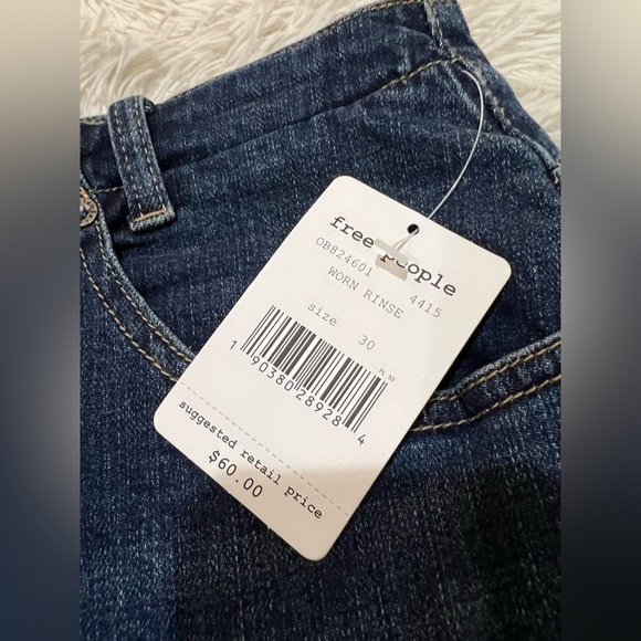 We The Free Worn Rinse Denim Skirt - NWT - Size 30 - Picture 6 of 8